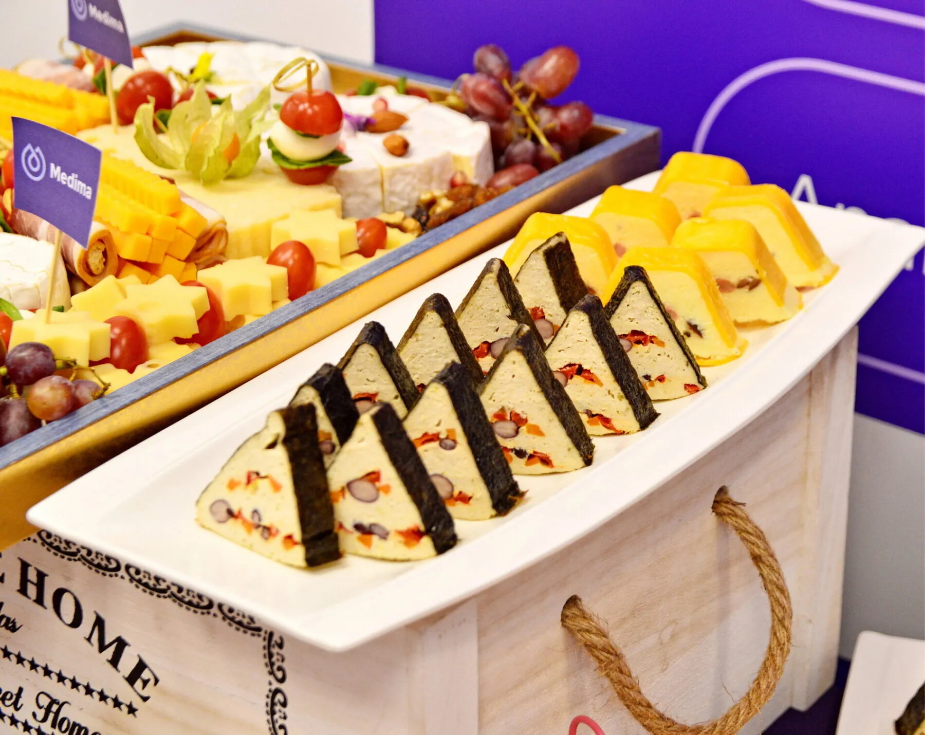 Galerie Foto 2 aperitive branzeturi corporate catering bacau