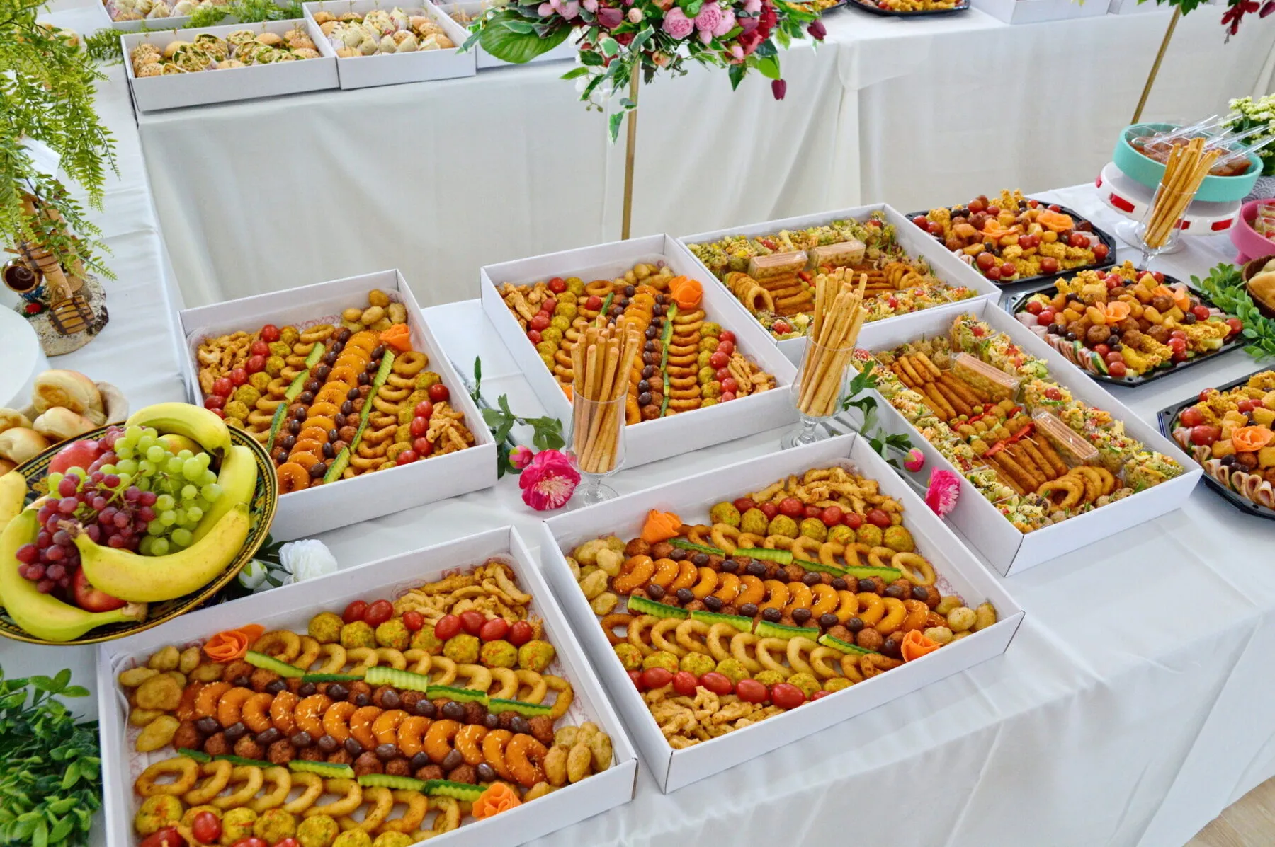 Galerie Foto 3 aperitive calde cutii bufet catering bacau