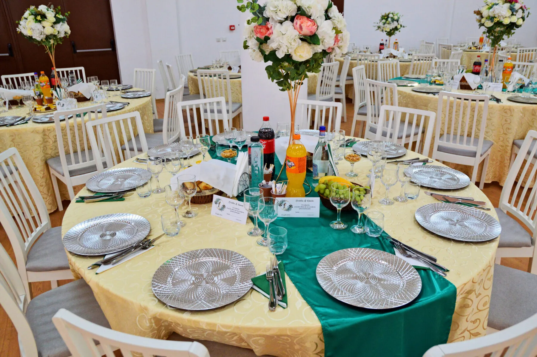 Galerie Foto 7 aranjament masa nunta elegant catering bacau
