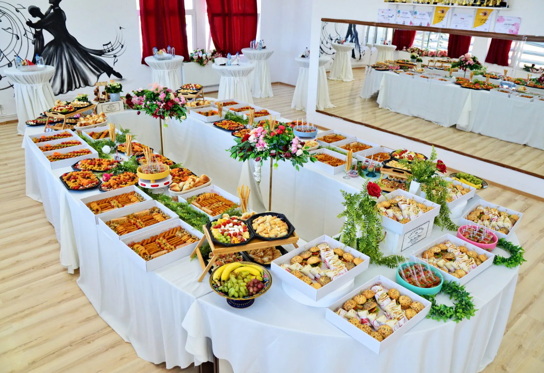 Galerie Foto 14 bufet complet sala catering bacau