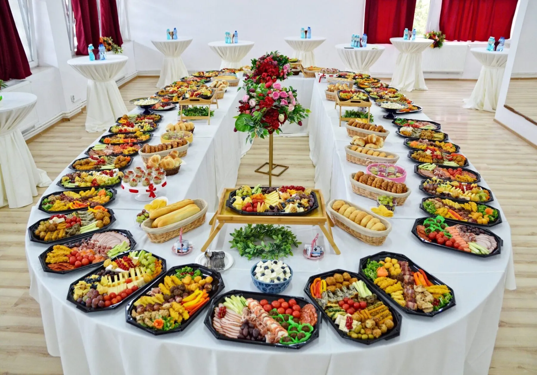 Galerie Foto 22 bufet suedez platouri aperitive catering bacau