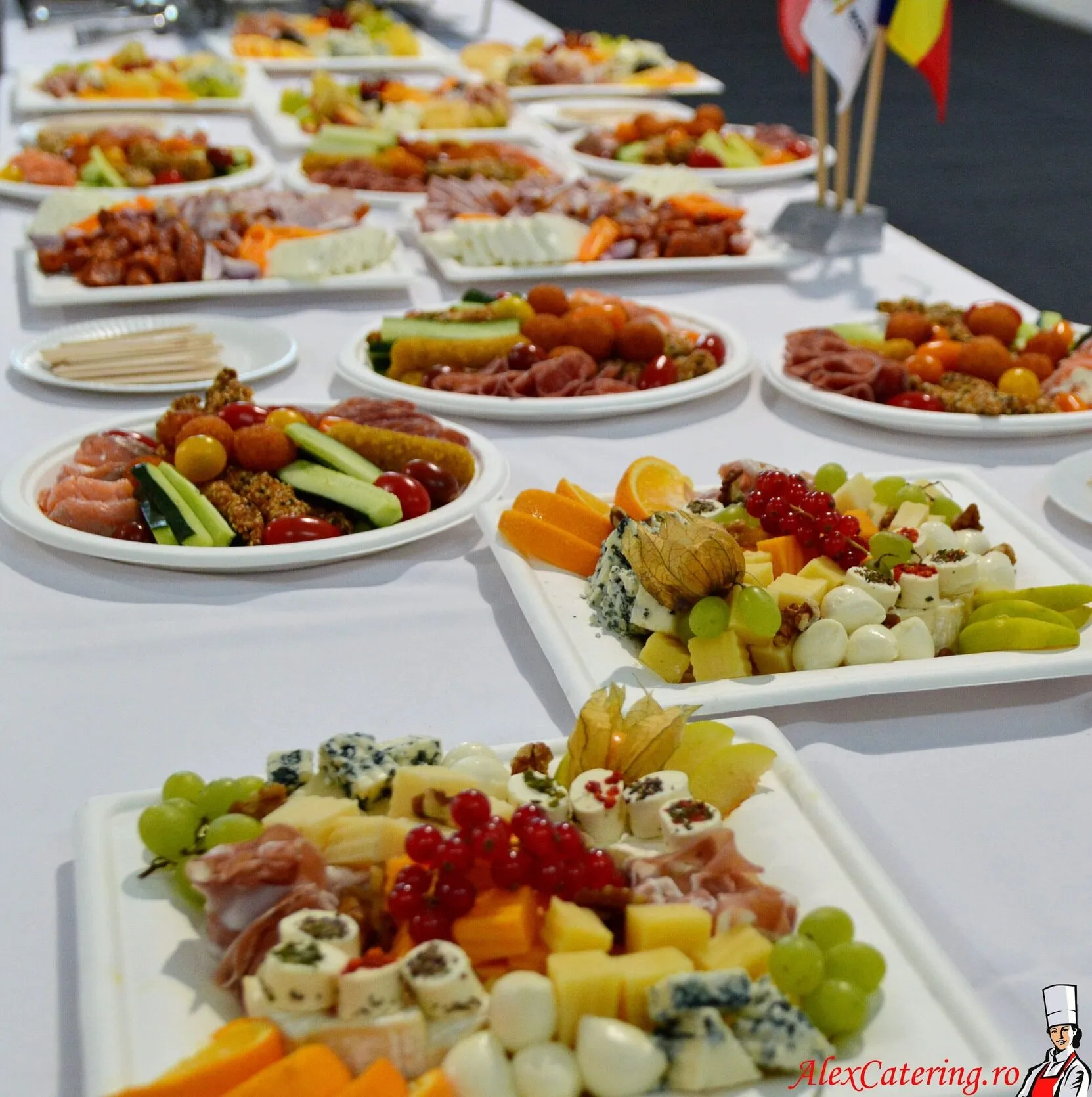 Galerie Foto 79 platouri aperitive eveniment corporate bacau