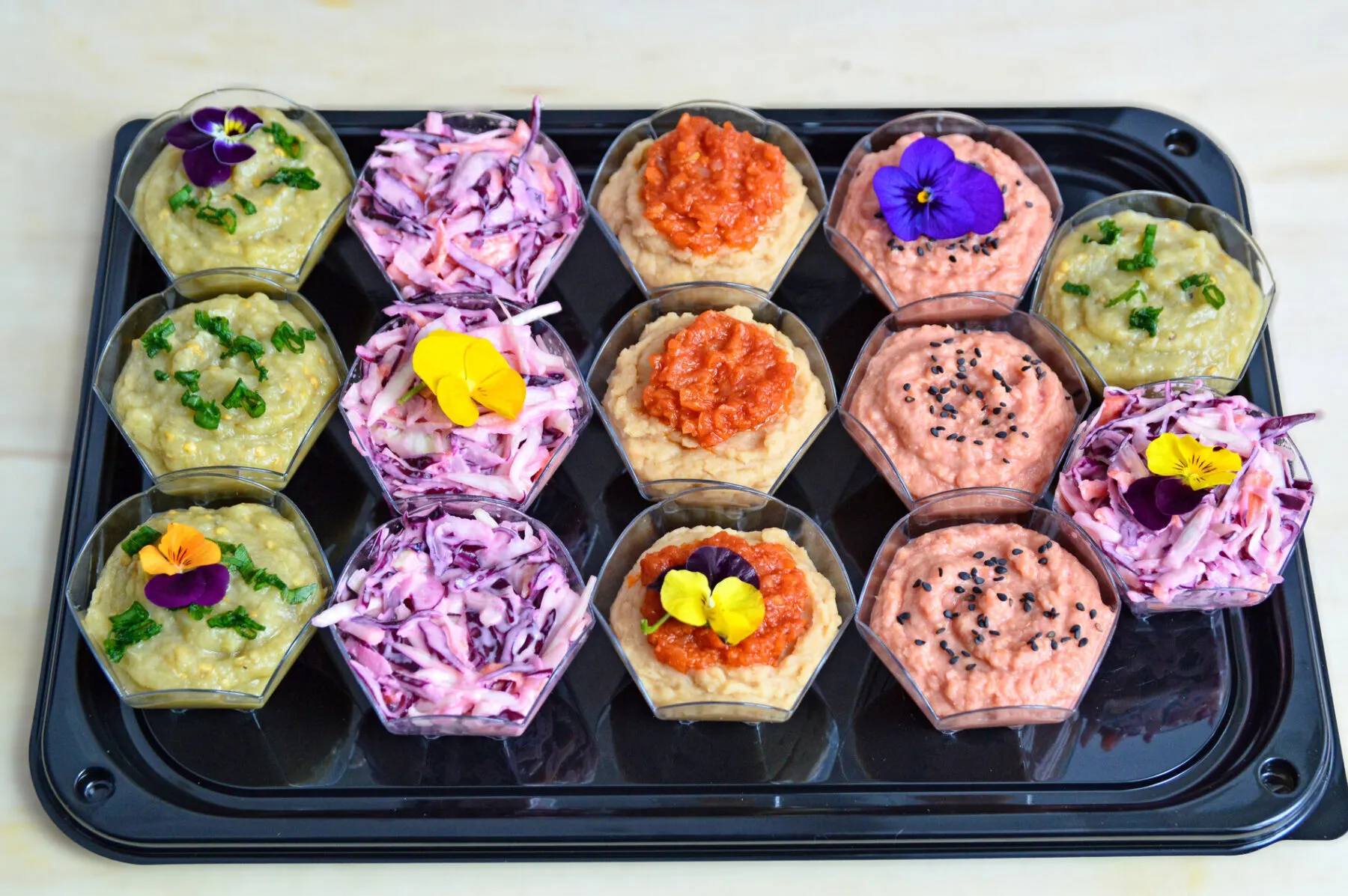 Galerie Foto 86 salate individuale cupe catering bacau