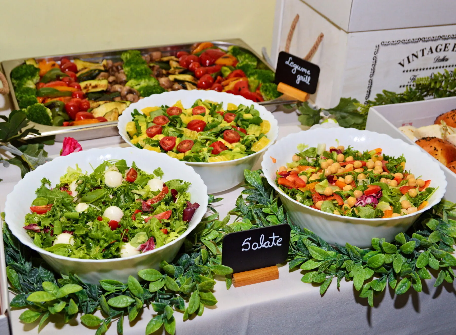 Galerie Foto 87 salate legume gratar bufet catering bacau